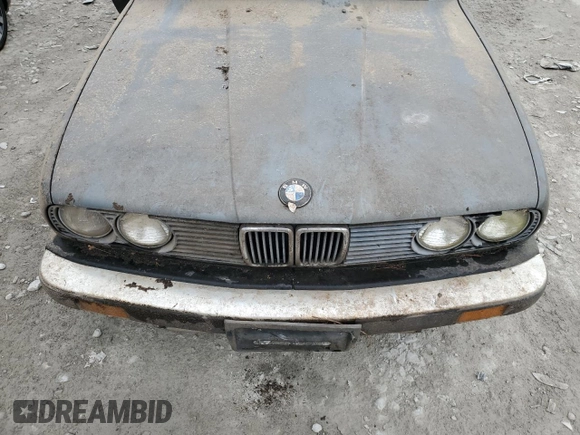 1986 BMW 3 Series 325e z VIN WBAAE6409G1703228, wystawiony jako Copart lot #50433925 z przebiegiem 200 502 mil mil oraz Czysty tytuł • Clean title. Historia ofert i sprzedaży dostępna na DreamBid. Obrazek 11.
