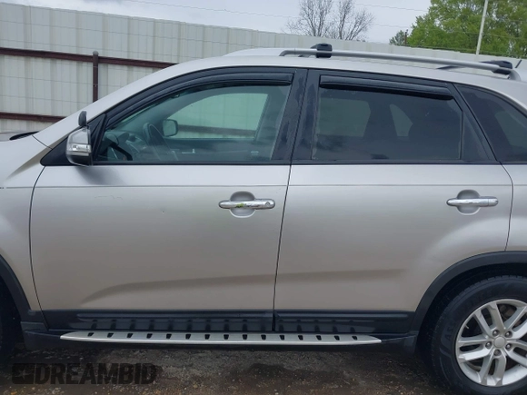 2014 Kia Sorento LX with VIN 5XYKT4A7XEG532862, listed as a IAAI auction lot 41896329 with 97,861 mi miles and . Bid and sale history available at carsss.com. Image 14.