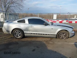 2005 Ford Mustang Deluxe with VIN 1ZVFT80N955140082, listed as a IAAI auction lot 41711933 with 88,633 mi miles. Bid and sale history available at carsss.com. Image 13.