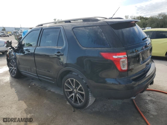 2015 Ford Explorer XLT with VIN 1FM5K7D81FGA83233, listed as a Copart auction lot 88721345 with 154,708 mi miles and Salvage Title. Bid and sale history available at carsss.com. Image 2.