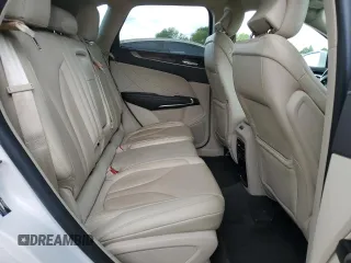 2019 Lincoln MKC Reserve с VIN 5LMCJ3C9XKUL20906, выставлен на аукционе Copart как лот 52814185 с пробегом 50 821 миль миль и Списание • Salvage title. История ставок и продаж доступна на DreamBid. Изображение 11.