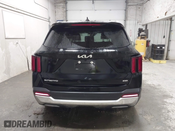 2024 Kia Sorento S z VIN 5XYRLDJC9RG261052, wystawiony jako IAAI lot #42282236 z przebiegiem 23 620 mil mil oraz . Historia ofert i sprzedaży dostępna na DreamBid. Obrazek 17.