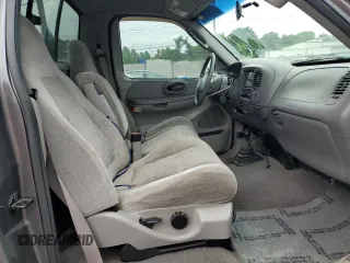 2002 Ford F-150 XL z VIN 2FTRF18W52CA50943, wystawiony jako Copart lot #62456605 z przebiegiem Nie podano mil oraz Szkoda całkowita • Salvage title. Historia ofert i sprzedaży dostępna na DreamBid. Obrazek 10.