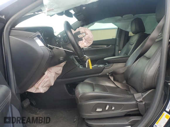 2021 Cadillac XT5 FWD Premium Luxury z VIN 1GYKNCR41MZ174477, wystawiony jako Copart lot #54335615 z przebiegiem 39 158 mil mil oraz Szkoda całkowita • Salvage title. Historia ofert i sprzedaży dostępna na DreamBid. Obrazek 7.