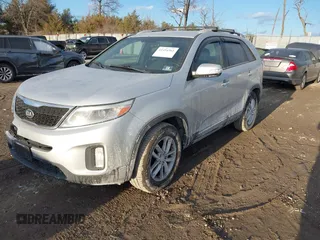 2015 Kia Sorento LX with VIN 5XYKT4A7XFG620814, listed as a IAAI auction lot 41454361 with 155,422 mi miles. Bid and sale history available at carsss.com. Image 2.