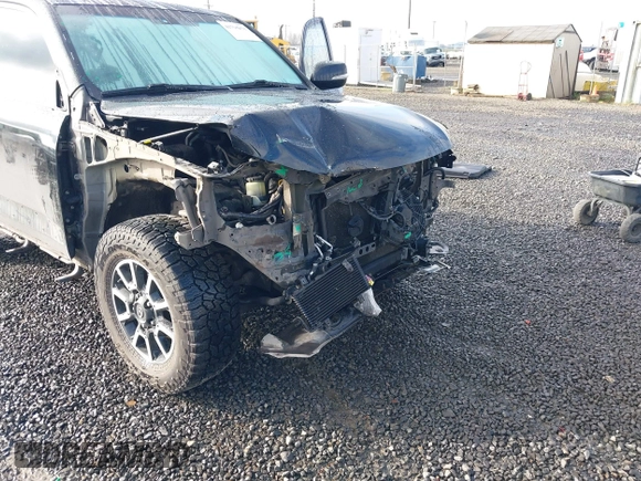 2013 Lexus LX 570 with VIN JTJHY7AXXD4128032, listed as a IAAI auction lot 41794039 with 125,431 mi miles and . Bid and sale history available at carsss.com. Image 6.