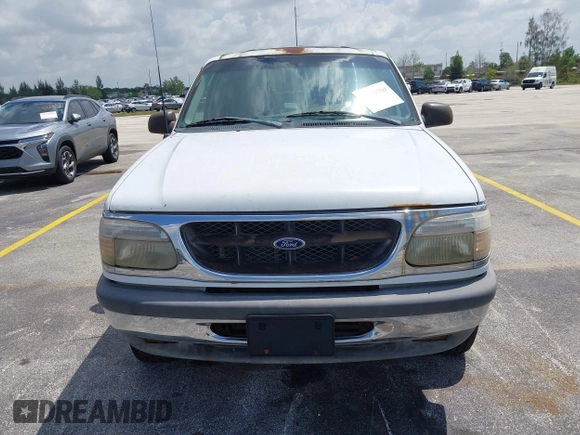 1998 Ford Explorer XLT z VIN 1FMZU32E1WUC16667, wystawiony jako IAAI lot #41935780 z przebiegiem 133 809 mil mil oraz . Historia ofert i sprzedaży dostępna na DreamBid. Obrazek 12.