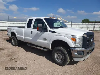 2011 Ford F-250 XL z VIN 1FT7X2BTXBEC55936, wystawiony jako Copart lot #61014275 z przebiegiem 199 882 mil mil oraz Czysty tytuł • Clean title. Historia ofert i sprzedaży dostępna na DreamBid. Obrazek 4.