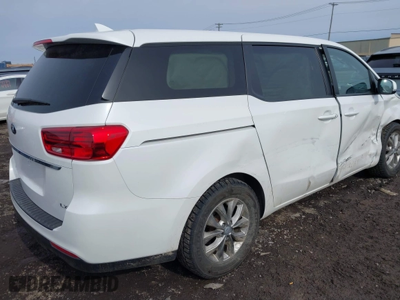 2021 Kia Sedona LX with VIN KNDMB5C13M6668648, listed as a IAAI auction lot 41785324 with 52,301 mi miles. Bid and sale history available at carsss.com. Image 4.