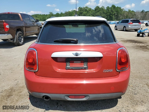 2015 MINI Cooper Hardtop 4 Door with VIN WMWXS5C5XFT832575, listed as a Copart auction lot 67491674 with 92,187 mi miles and Clean Title. Bid and sale history available at carsss.com. Image 6.