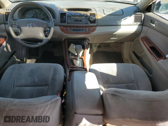 2002 Toyota Camry XLE z VIN 4T1BF30K12U020467, wystawiony jako Copart lot #54628995 z przebiegiem 222 898 mil mil oraz Szkoda całkowita • Salvage title. Historia ofert i sprzedaży dostępna na DreamBid. Obrazek 8.