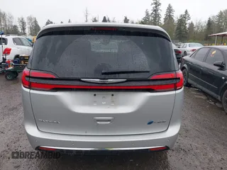 2024 Chrysler Pacifica Hybrid Select z VIN 2C4RC1S71RR141743, wystawiony jako IAAI lot #42019686 z przebiegiem 17 638 mil mil oraz . Historia ofert i sprzedaży dostępna na DreamBid. Obrazek 16.