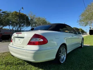 2009 Mercedes-Benz CLK 350 z VIN WDBTK56F79T103202, wystawiony jako Copart lot #48542265 z przebiegiem 108 009 mil mil oraz Szkoda całkowita • Salvage title. Historia ofert i sprzedaży dostępna na DreamBid. Obrazek 4.