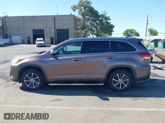 2017 Toyota Highlander XLE with VIN 5TDJZRFH4HS419151, listed as a IAAI auction lot 42181305 with 71,564 mi miles and . Bid and sale history available at DreamBid. Image 15.