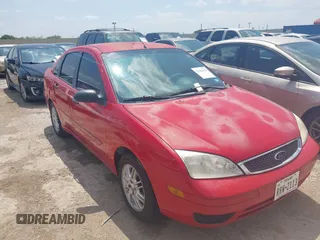 2007 Ford Focus S z VIN 1FAFP34N87W254372, wystawiony jako IAAI lot #42361949 z przebiegiem Nie podano mil oraz . Historia ofert i sprzedaży dostępna na DreamBid. Obrazek 1.