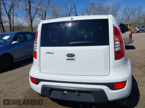 2012 Kia Soul + with VIN KNDJT2A6XC7355229, listed as a IAAI auction lot 41811989 with 111,008 mi miles. Bid and sale history available at carsss.com. Image 17.