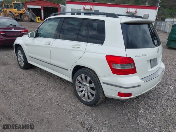 2012 Mercedes-Benz GLK-Class GLK 350 with VIN WDCGG8HB4CF863801, listed as a IAAI auction lot 42000502 with 268,732 mi miles. Bid and sale history available at carsss.com. Image 3.