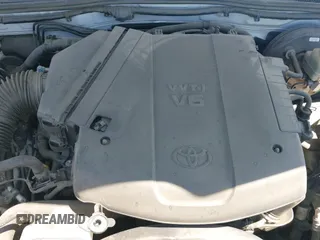 2015 Toyota Tacoma PreRunner z VIN 5TFJU4GN9FX076107, wystawiony jako IAAI lot #43176089 z przebiegiem 119 936 mil mil oraz . Historia ofert i sprzedaży dostępna na DreamBid. Obrazek 22.
