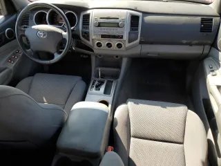 2007 Toyota Tacoma with VIN 3TMLU42N87M009330, listed as a Copart auction lot 62818735 with 152,400 mi miles and Salvage title. Bid and sale history available at DreamBid. Image 8.