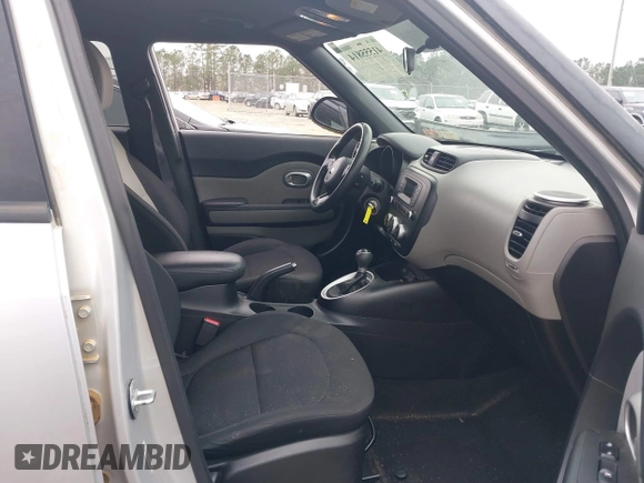 2014 Kia Soul with VIN KNDJN2A20E7702271, listed as a IAAI auction lot 41555814 with 125,296 mi miles. Bid and sale history available at carsss.com. Image 5.