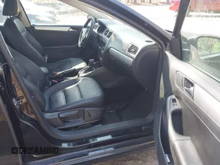2013 Volkswagen Jetta SE with VIN 3VWDX7AJ5DM375119, listed as a IAAI auction lot 41779752 with 149,943 mi miles and . Bid and sale history available at DreamBid. Image 5.