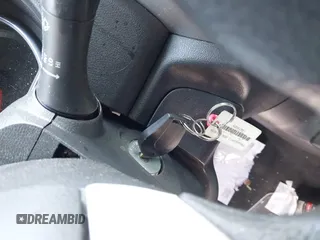 2019 Nissan Versa SV z VIN 3N1CN7AP1KL871615, wystawiony jako IAAI lot #42051338 z przebiegiem 108 364 mil mil oraz . Historia ofert i sprzedaży dostępna na DreamBid. Obrazek 11.