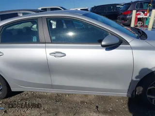 2020 Kia Forte LXS with VIN 3KPF24AD2LE234214, listed as a IAAI auction lot 41691002 with 62,162 mi miles. Bid and sale history available at carsss.com. Image 13.