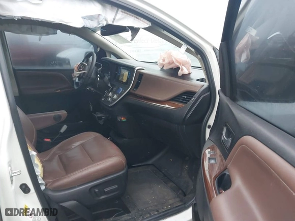2016 Toyota Sienna XLE with VIN 5TDYK3DC6GS706142, listed as a IAAI auction lot 41037224 with 162,364 mi miles. Bid and sale history available at carsss.com. Image 5.