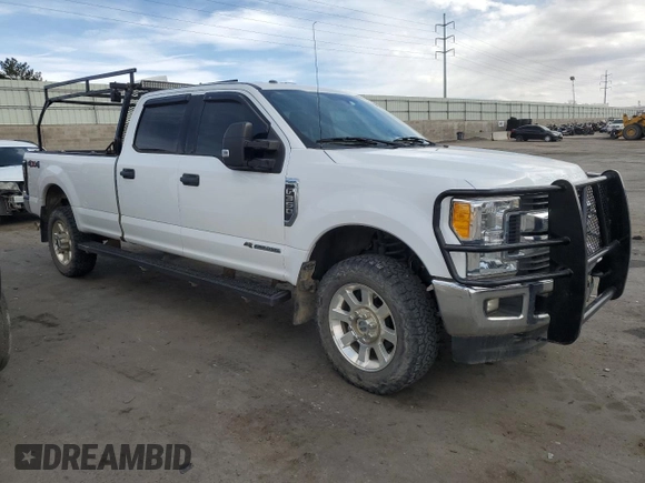 2017 Ford F-350 Platinum z VIN 1FT7W3BT9HEE50606, wystawiony jako Copart lot #61053055 z przebiegiem 145 614 mil mil oraz Czysty tytuł • Clean title. Historia ofert i sprzedaży dostępna na DreamBid. Obrazek 4.
