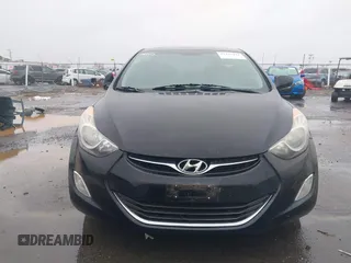 2013 Hyundai Elantra GLS z VIN 5NPDH4AE5DH333816, wystawiony jako IAAI lot #41213434 z przebiegiem 151 085 mil mil oraz . Historia ofert i sprzedaży dostępna na DreamBid. Obrazek 6.