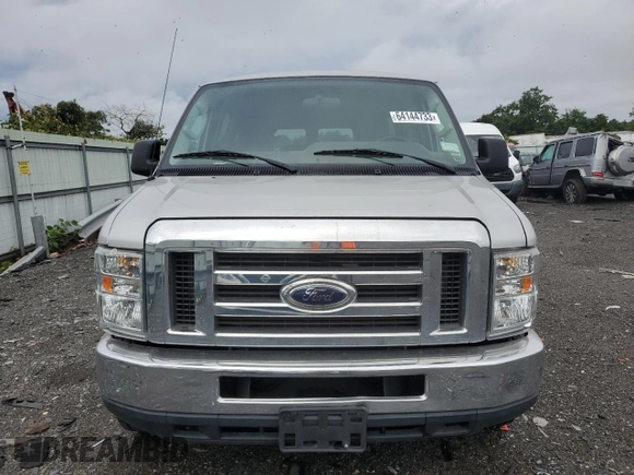 2011 Ford Econoline Passenger XL z VIN 1FBSS3BL5BDB10912, wystawiony jako Copart lot #42897565 z przebiegiem 81 907 mil mil oraz Nie do naprawy • Non repairable. Historia ofert i sprzedaży dostępna na DreamBid. Obrazek 5.