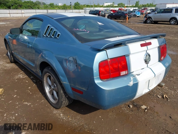 2006 Ford Mustang Standard with VIN 1ZVHT80N865246114, listed as a IAAI auction lot 42284710 with 211,763 mi miles and . Bid and sale history available at DreamBid. Image 3.