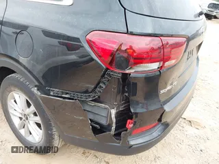 2019 Kia Sorento LX with VIN 5XYPG4A35KG577548, listed as a IAAI auction lot 41463981 with 74,260 mi miles. Bid and sale history available at carsss.com. Image 6.