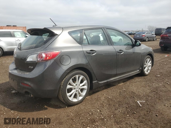 2011 Mazda 3 S Grand Touring z VIN JM1BL1M5XB1433107, wystawiony jako Copart lot #52216955 z przebiegiem 134 509 mil mil oraz Szkoda całkowita • Salvage title. Historia ofert i sprzedaży dostępna na DreamBid. Obrazek 3.