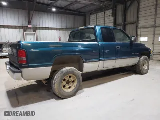 1998 Dodge Ram 1500 with VIN 3B7HF13Z4WG205536, listed as a Copart auction lot 44450975 with 231,729 mi miles and Clean Title. Bid and sale history available at carsss.com. Image 3.
