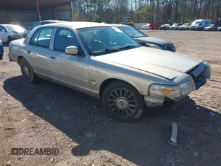 2010 Mercury Grand Marquis LS z VIN 2MEBM7FV6AX633712, wystawiony jako IAAI lot #41575052 z przebiegiem 183 898 mil mil oraz . Historia ofert i sprzedaży dostępna na DreamBid. Obrazek 1.