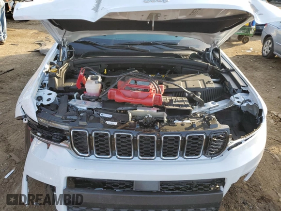 2025 Jeep Grand Cherokee Limited with VIN 1C4RJKBG4S8634961, listed as a Copart auction lot 49098965 with 231 mi miles and Salvage title. Bid and sale history available at DreamBid. Image 14.