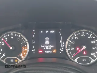 2018 Jeep Renegade Latitude with VIN ZACCJABB3JPJ30796, listed as a IAAI auction lot 41925363 with 71,397 mi miles. Bid and sale history available at carsss.com. Image 7.