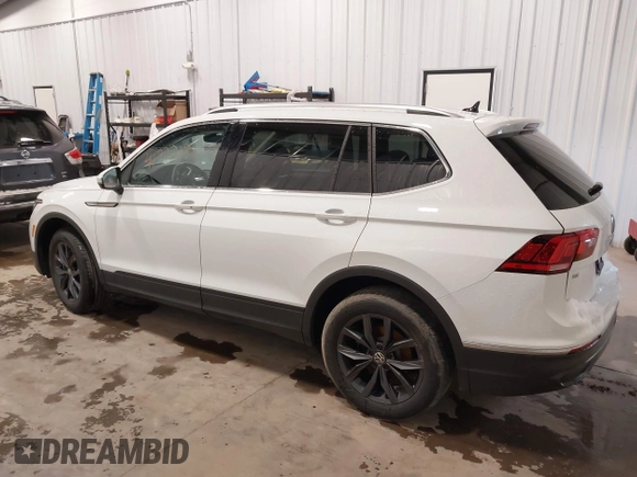 2024 Volkswagen Tiguan SE с VIN 3VV2B7AX0RM035320, выставлен на аукционе IAAI как лот 41922187 с пробегом 28 153 миль миль и . История ставок и продаж доступна на DreamBid. Изображение 3.