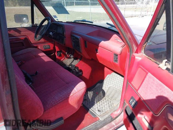 1991 Ford F-150 with VIN 2FTDF15N4MCB09103, listed as a IAAI auction lot 41015303 with 30,932 mi miles. Bid and sale history available at carsss.com. Image 5.