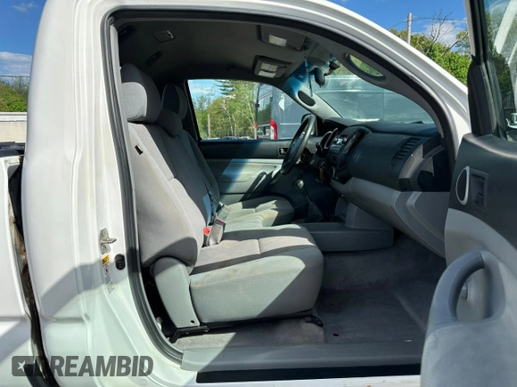 2010 Toyota Tacoma z VIN 5TEPX4EN6AZ695401, wystawiony jako Copart lot #56636935 z przebiegiem 178 262 mil mil oraz Czysty tytuł • Clean title. Historia ofert i sprzedaży dostępna na DreamBid. Obrazek 6.