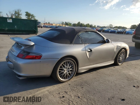 2002 Porsche 911 z VIN WP0CA29962S651664, wystawiony jako Copart lot #51044445 z przebiegiem 95 958 mil mil oraz Czysty tytuł • Clean title. Historia ofert i sprzedaży dostępna na DreamBid. Obrazek 3.