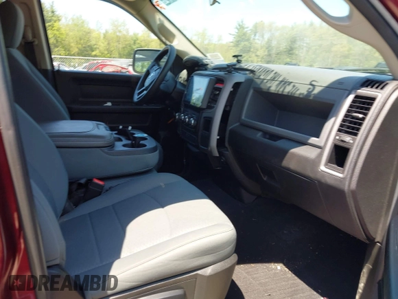 2018 Ram 1500 Express z VIN 1C6RR7FG3JS327922, wystawiony jako IAAI lot #42226433 z przebiegiem 78 533 mil mil oraz . Historia ofert i sprzedaży dostępna na DreamBid. Obrazek 5.