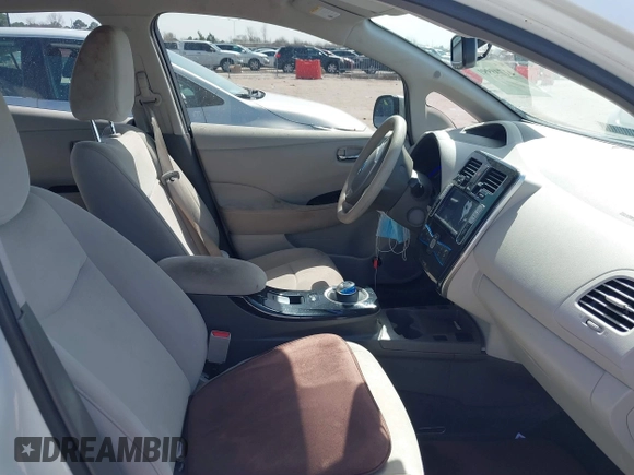 2011 Nissan LEAF SL-e with VIN JN1AZ0CP4BT008089, listed as a IAAI auction lot 41718991 with 48,598 mi miles. Bid and sale history available at carsss.com. Image 5.