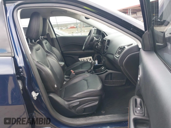 2019 Jeep Compass Limited with VIN 3C4NJCCB7KT749417, listed as a IAAI auction lot 41376703 with 69,708 mi miles. Bid and sale history available at carsss.com. Image 5.