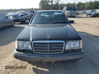 1995 Mercedes-Benz E Class with VIN WDBEB31E0SC232707, listed as a Copart auction lot 44348885 with 310,955 mi miles and Clean Title. Bid and sale history available at carsss.com. Image 5.