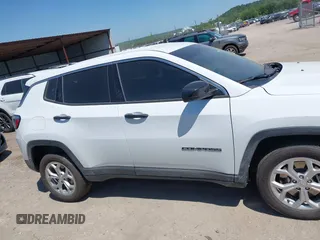 2024 Jeep Compass Sport с VIN 3C4NJDANXRT166403, выставлен на аукционе IAAI как лот 42248305 с пробегом 20 907 миль миль и . История ставок и продаж доступна на DreamBid. Изображение 14.