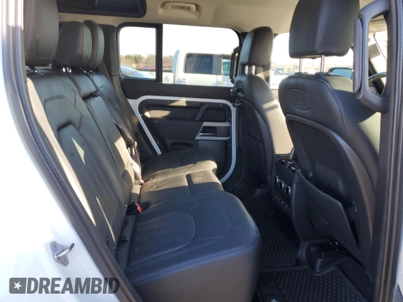2021 Land Rover Defender SE z VIN SALEP7RU3M2051477, wystawiony jako Copart lot #44318715 z przebiegiem 55 970 mil mil oraz Czysty tytuł • Clean title. Historia ofert i sprzedaży dostępna na DreamBid. Obrazek 11.