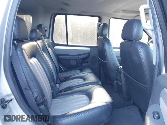 2004 Mercury Mountaineer Convenience z VIN 4M2ZU86K84UJ01654, wystawiony jako IAAI lot #41807444 z przebiegiem 210 427 mil mil oraz . Historia ofert i sprzedaży dostępna na DreamBid. Obrazek 8.