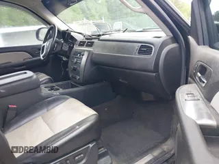 2007 Chevrolet Tahoe LT z VIN 1GNFK13097R388333, wystawiony jako IAAI lot #41948201 z przebiegiem 253 972 mil mil oraz . Historia ofert i sprzedaży dostępna na DreamBid. Obrazek 5.